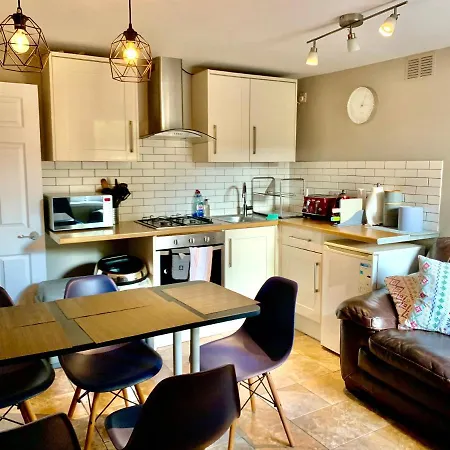 Central City Garden Apartment Cardiff Exterior photo